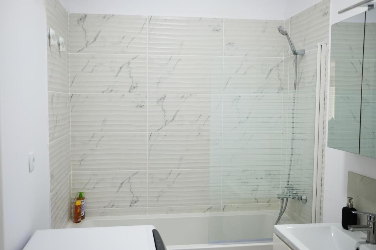 Appartamento White Flat Bucarest Esterno foto