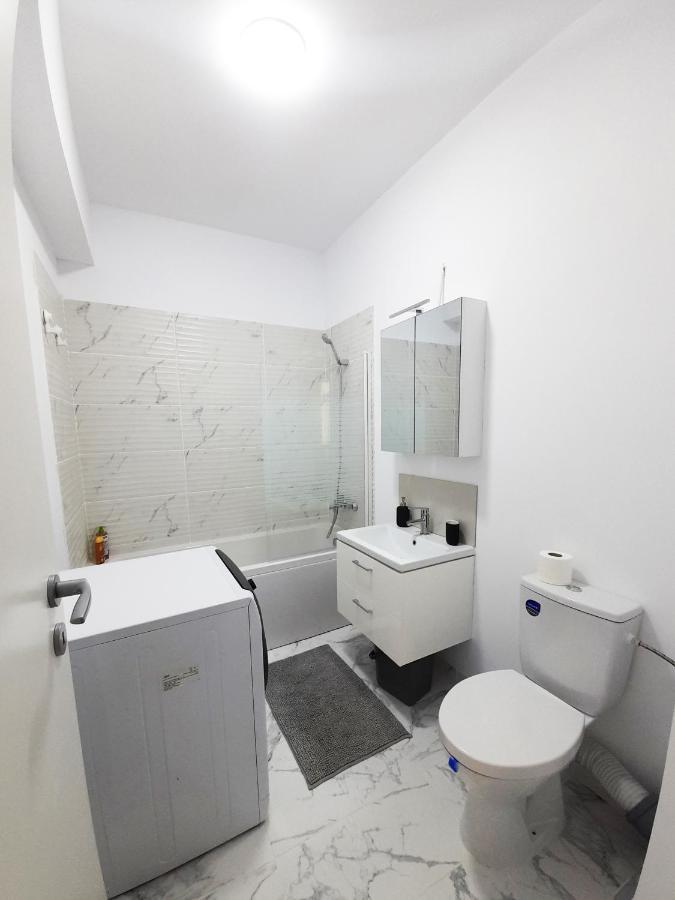 Appartamento White Flat Bucarest Esterno foto